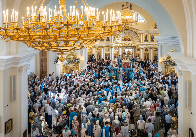Патриарший визит в Татарстанскую митрополию. Освящение храма в честь Тульского образа святителя Николая Чудотворца в Казанском Богородицком монастыре. Божественная литургия