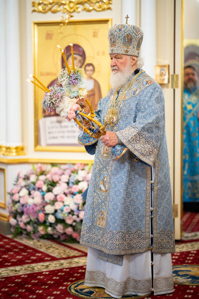 Патриарший визит в Татарстанскую митрополию. Освящение храма в честь Тульского образа святителя Николая Чудотворца в Казанском Богородицком монастыре. Божественная литургия